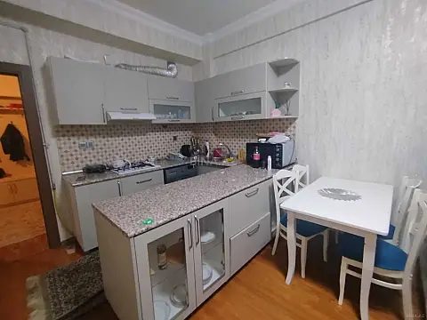 Satılır 2 otaqlı mənzil 67 m²