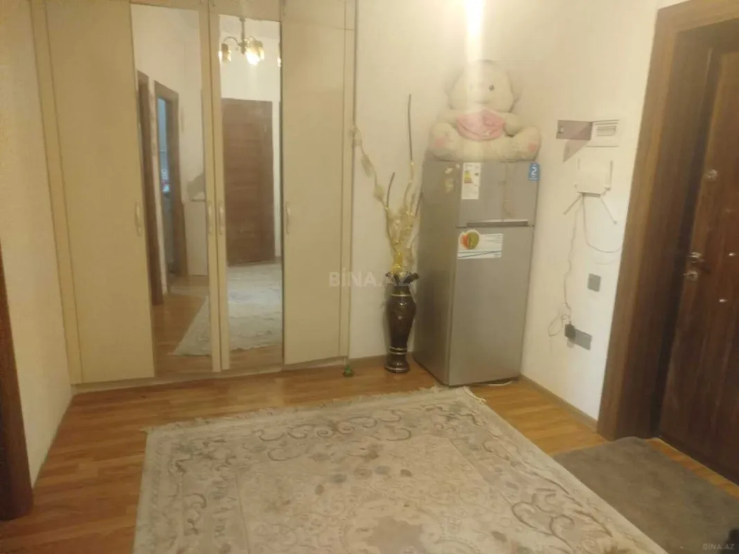 Satılır 2 otaqlı mənzil 67 m²