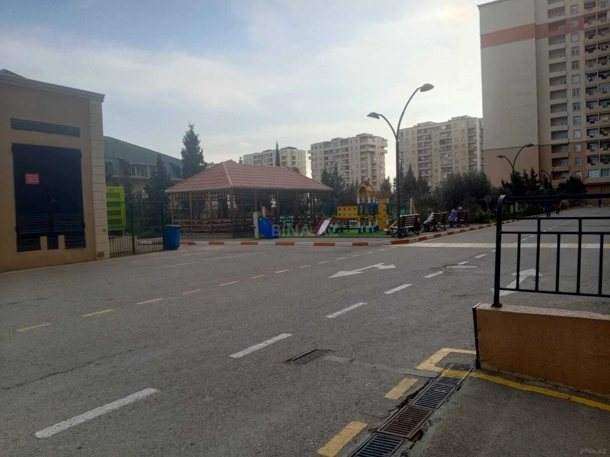 Satılır 2 otaqlı mənzil 67 m²