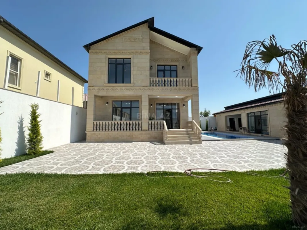 Satılır 5 otaqlı həyət evi 252 m²