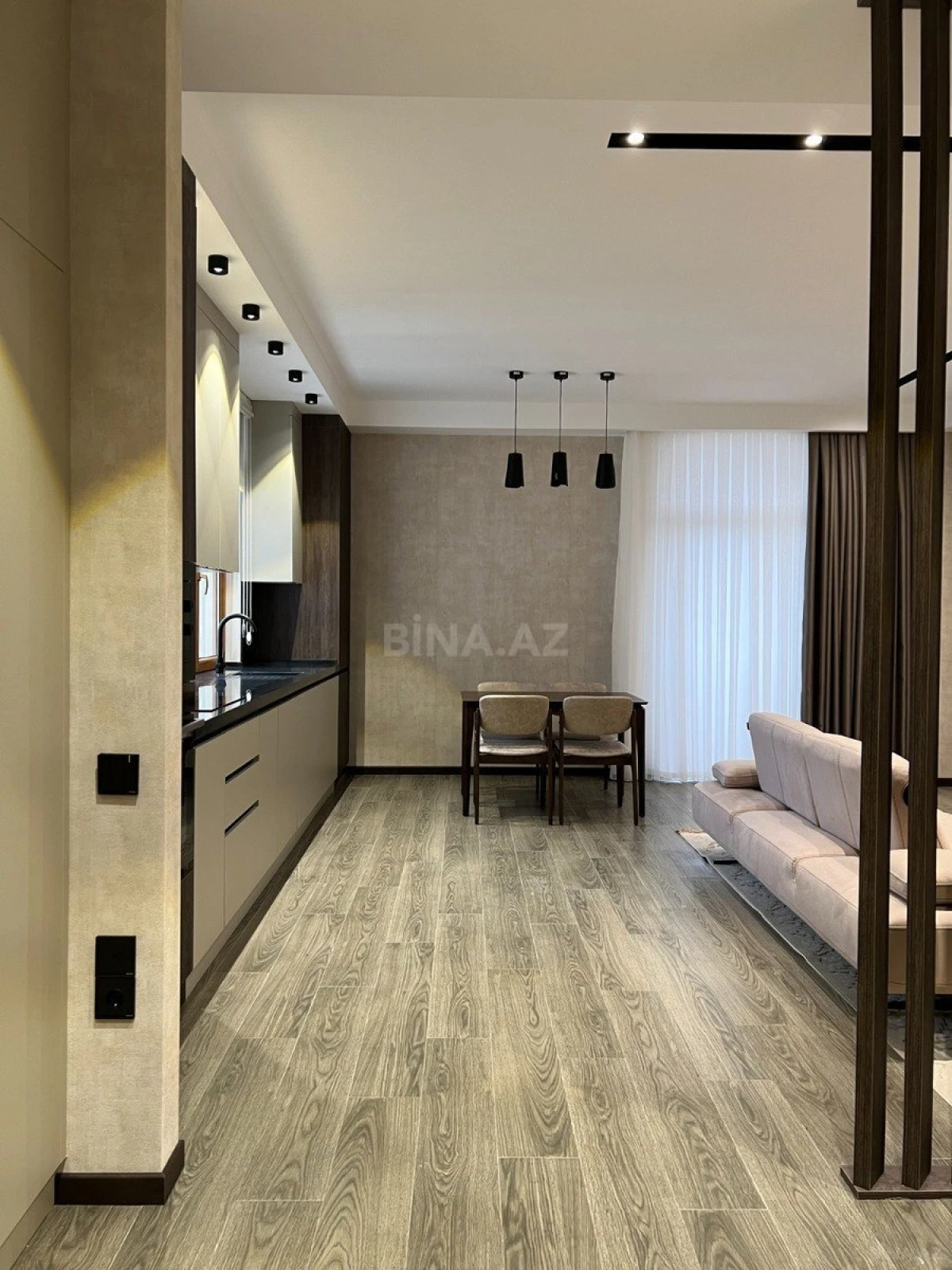 Kirayə verilir 2 otaqlı mənzil 105 m²