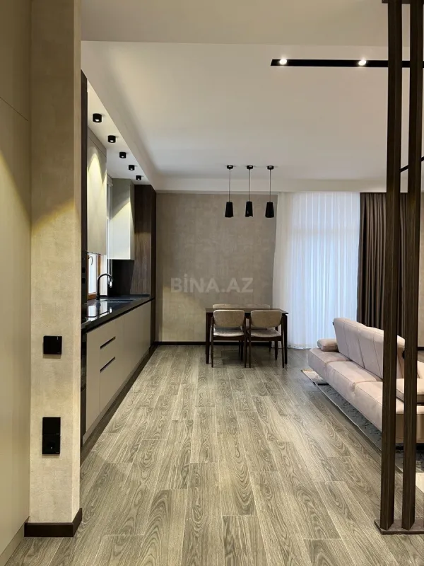 Kirayə verilir 2 otaqlı mənzil 105 m²