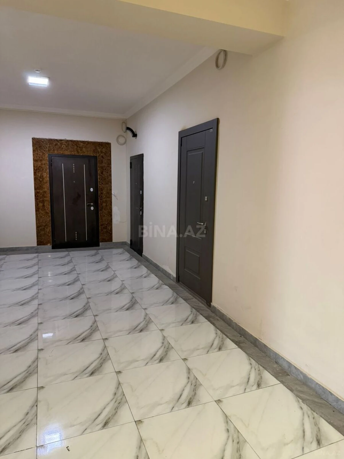 Satılır 2 otaqlı mənzil 78 m²