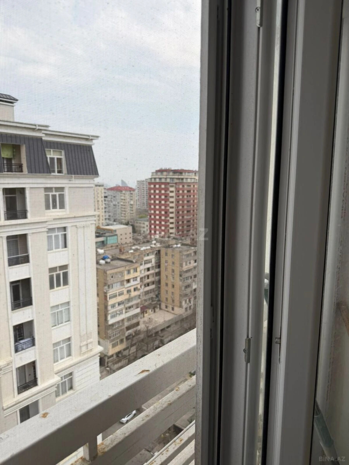 Satılır 2 otaqlı mənzil 78 m²