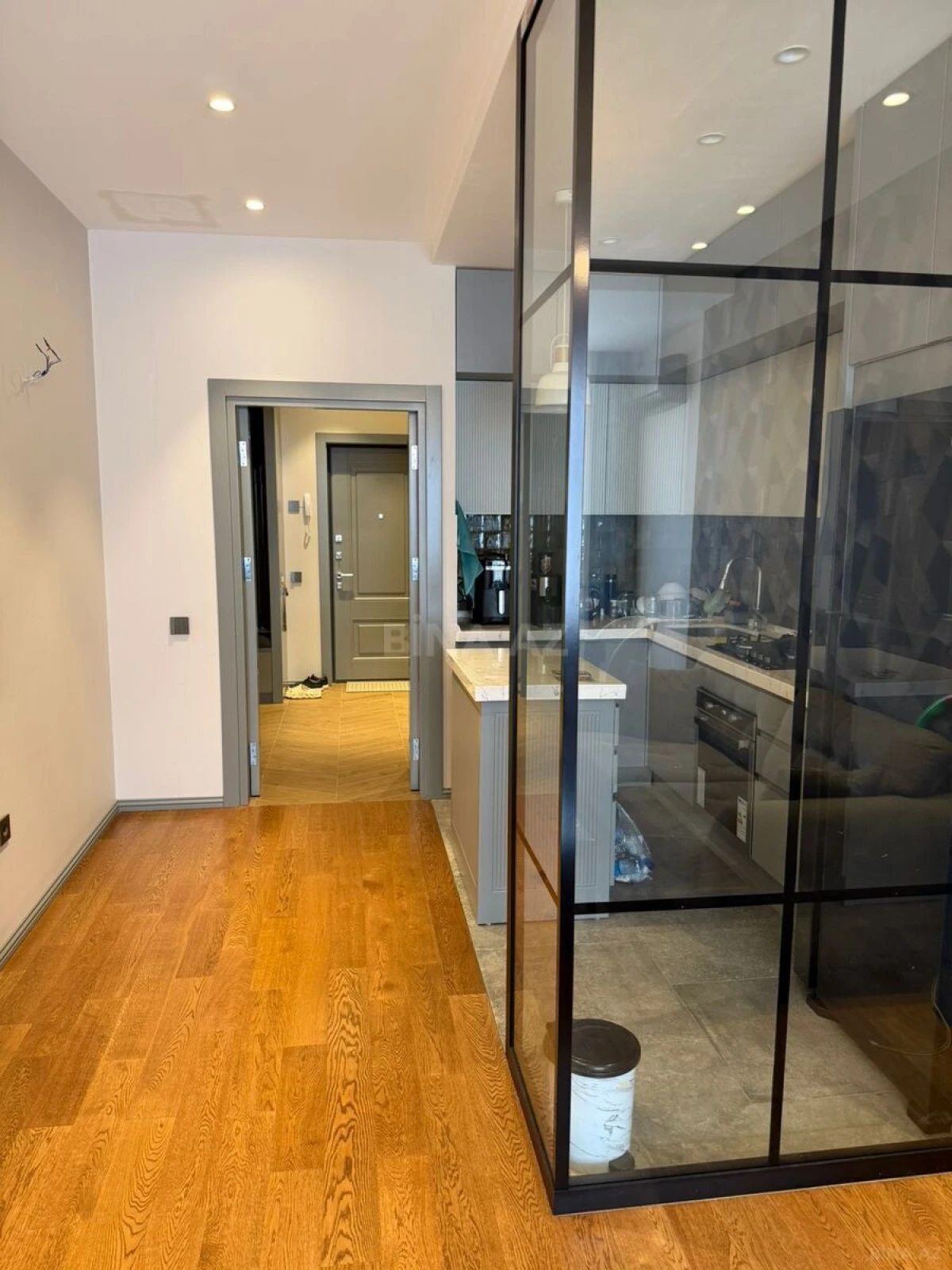 Satılır 2 otaqlı mənzil 78 m²