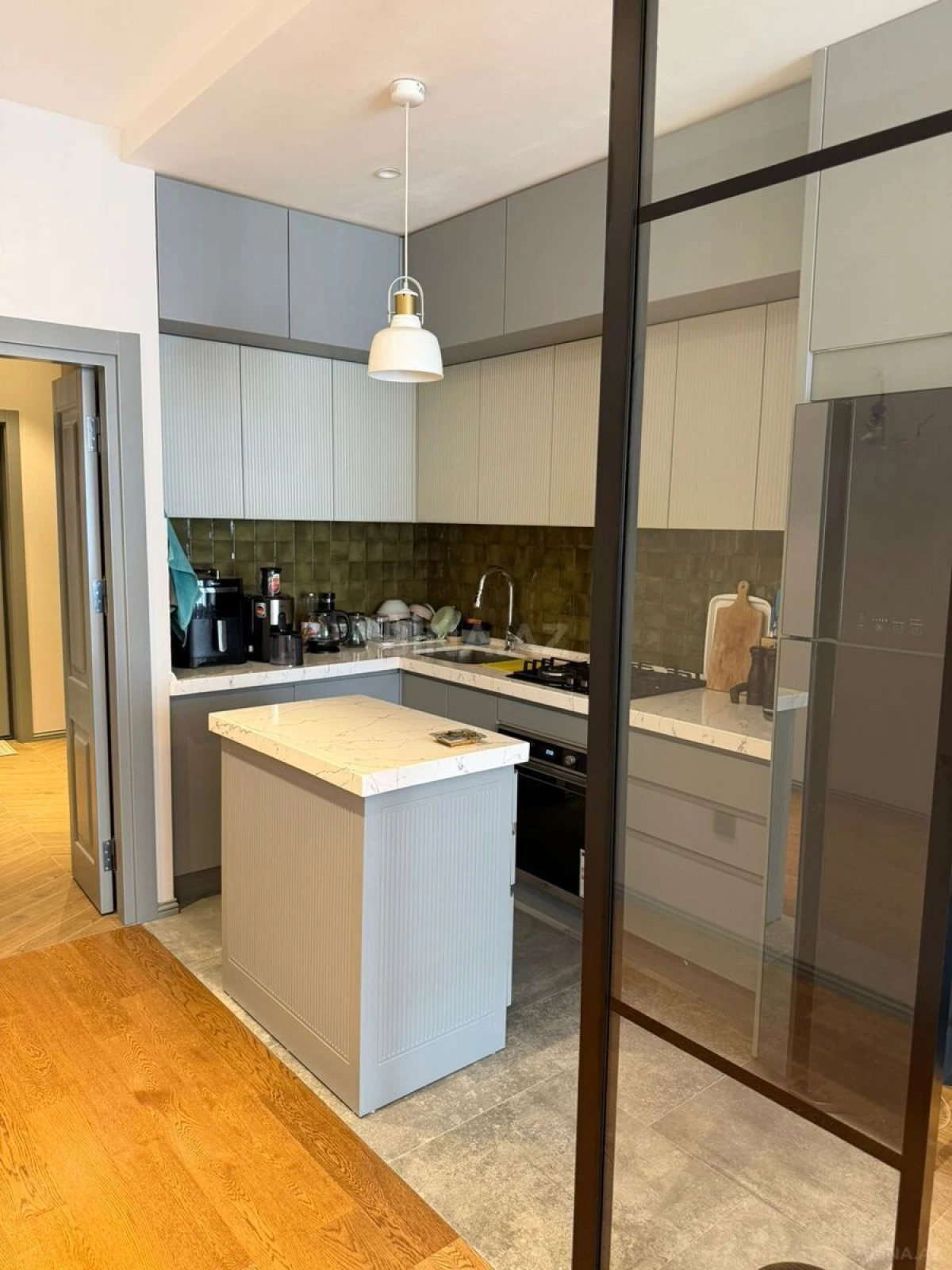 Satılır 2 otaqlı mənzil 78 m²