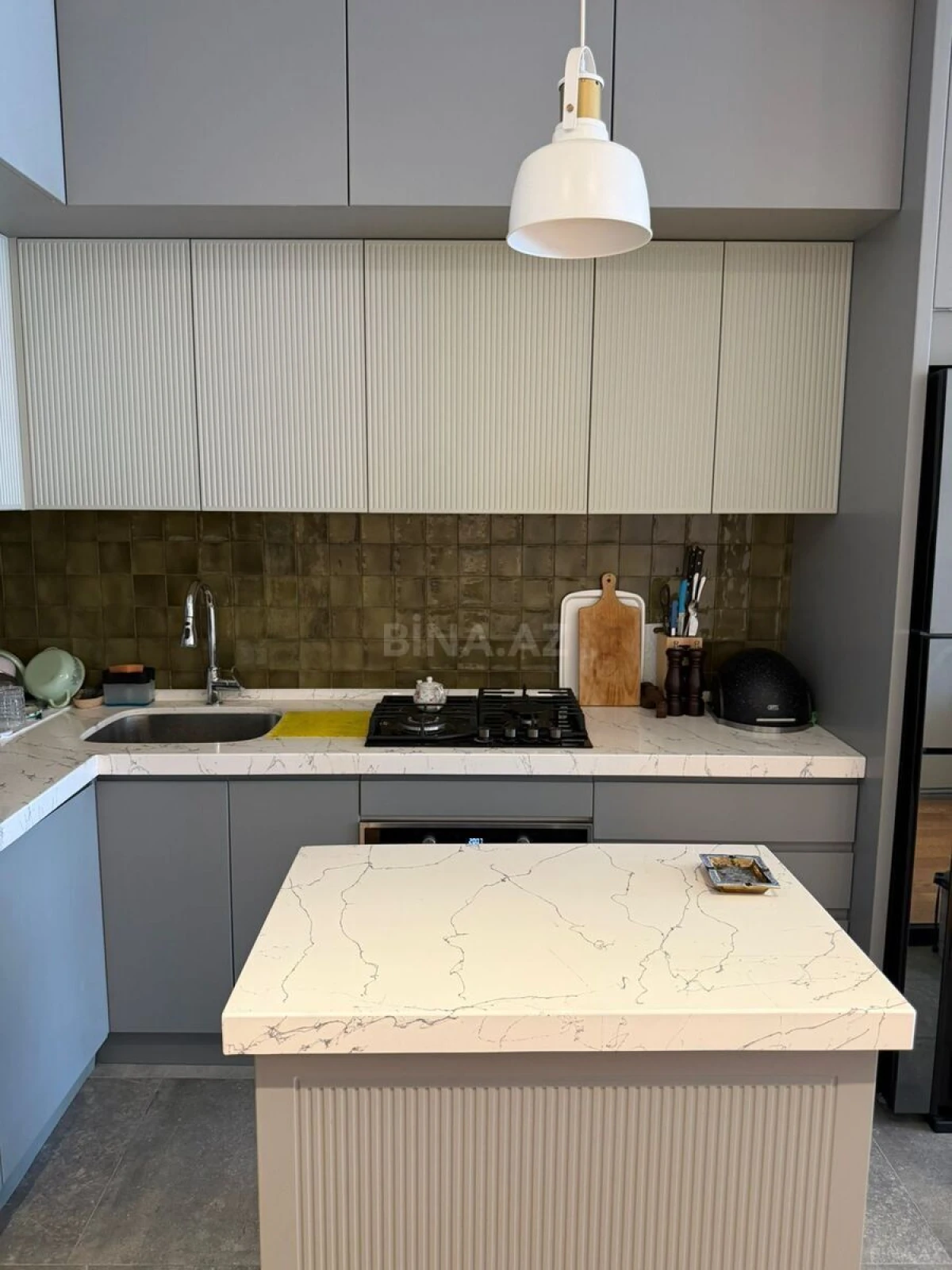Satılır 2 otaqlı mənzil 78 m²