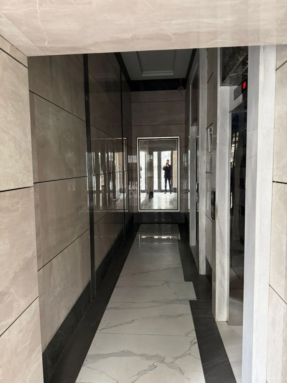 Satılır 2 otaqlı mənzil 78 m²