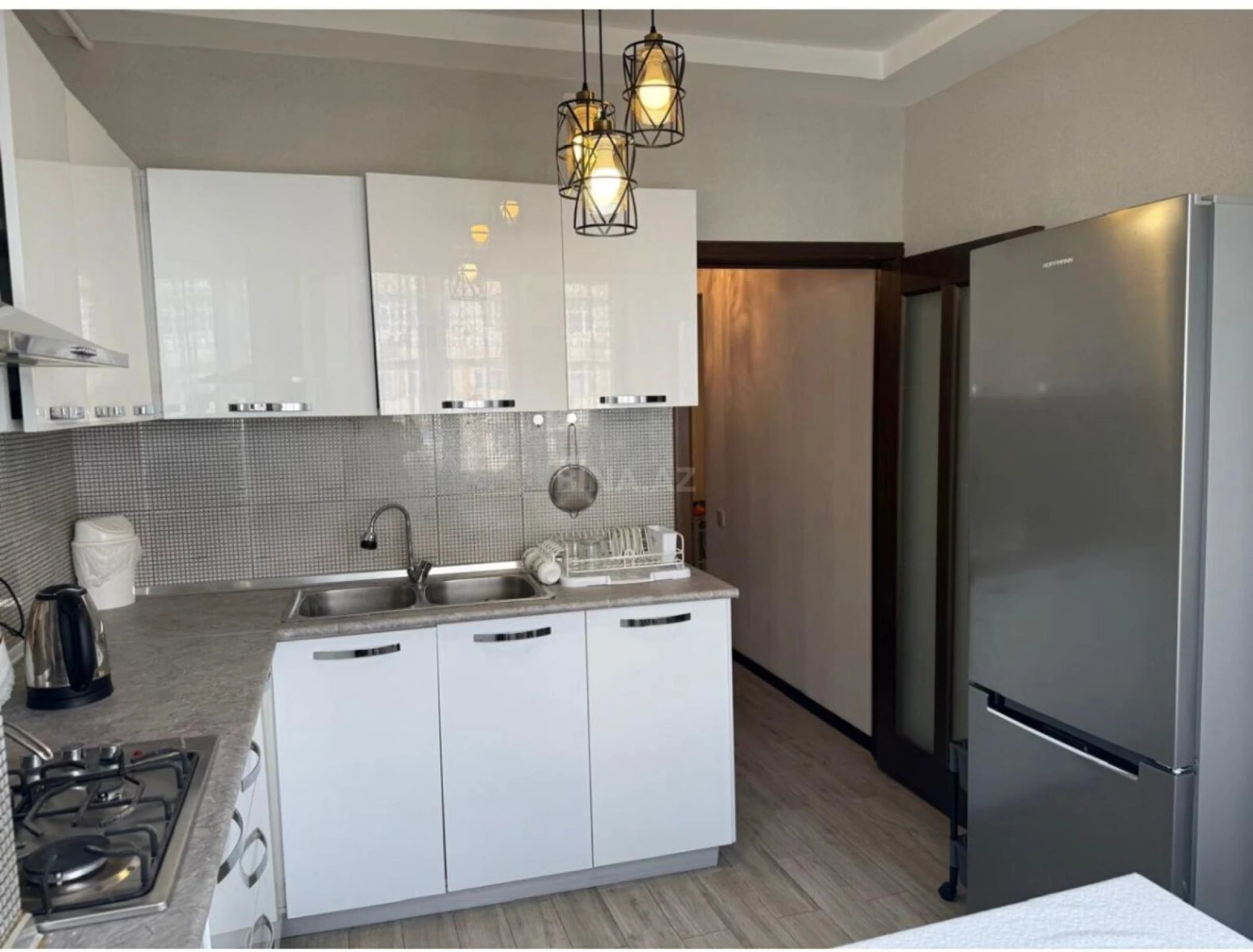 Kirayə verilir 2 otaqlı mənzil 65 m²