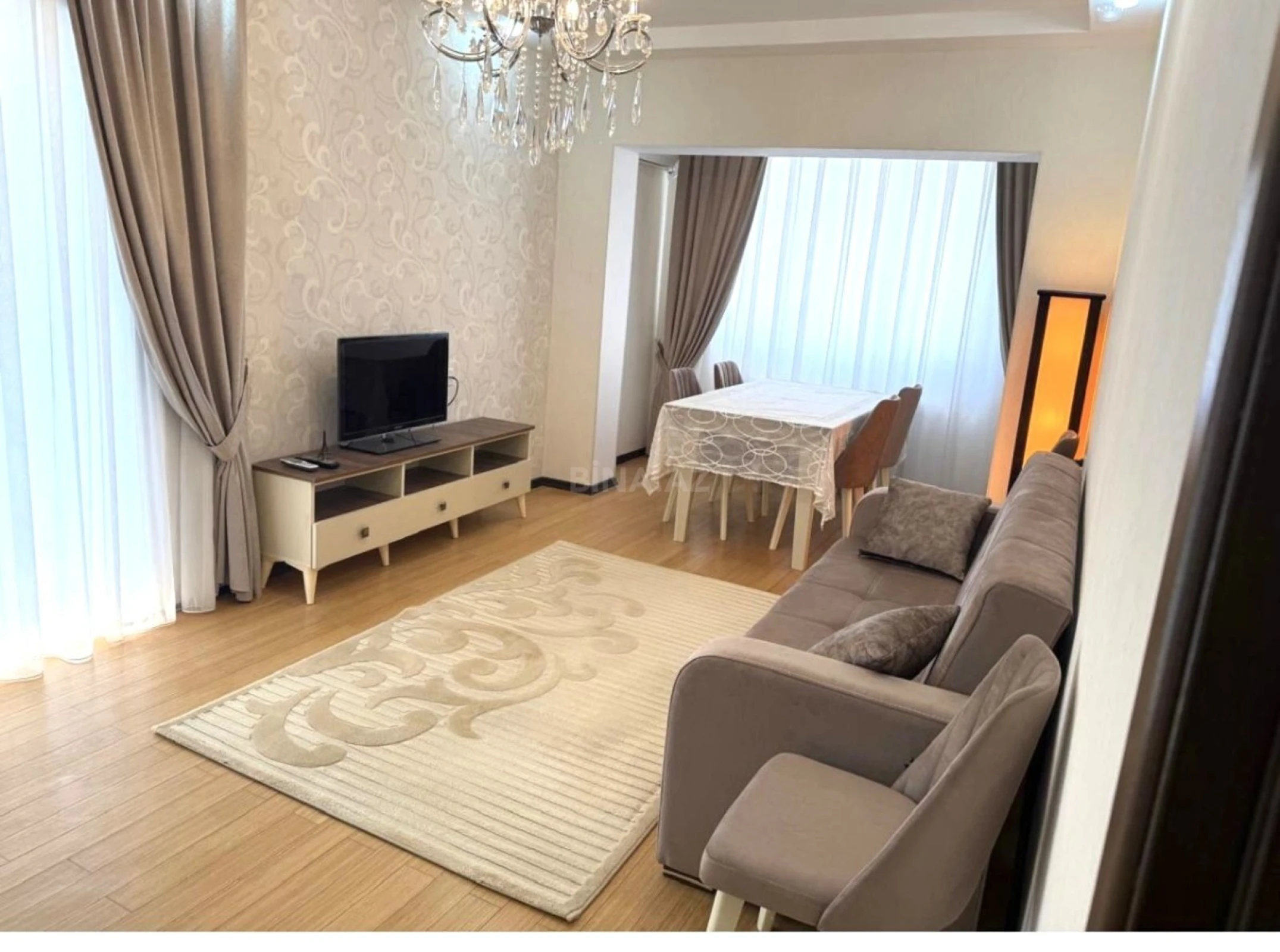 Kirayə verilir 2 otaqlı mənzil 65 m²