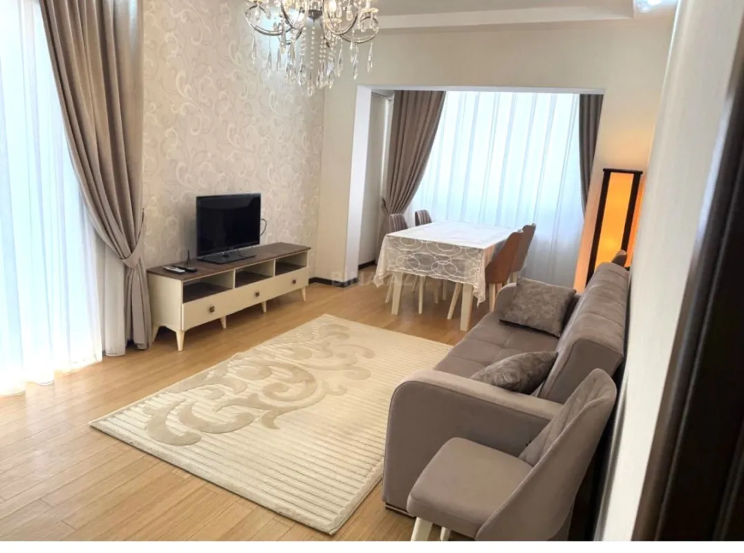 Kirayə verilir 2 otaqlı mənzil 65 m²