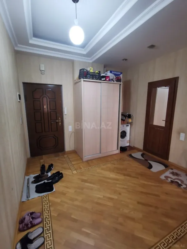 Satılır 2 otaqlı mənzil 68 m²