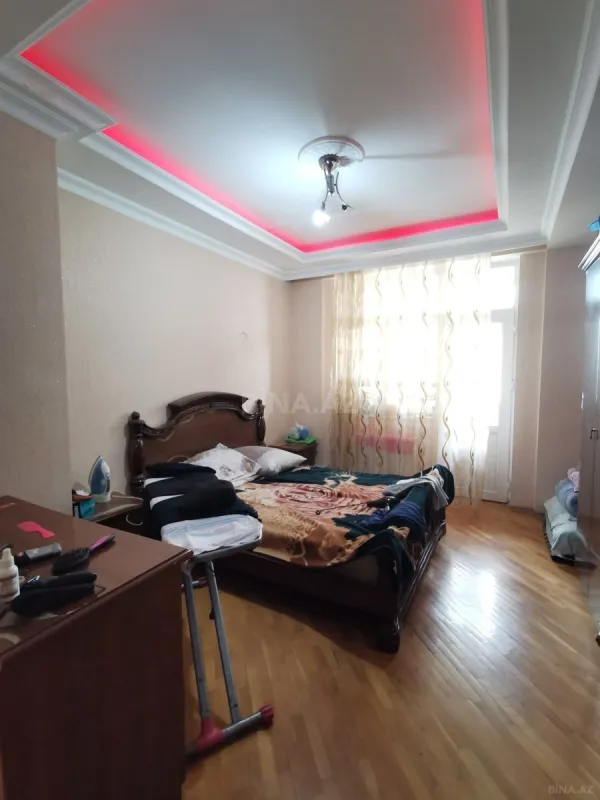 Satılır 2 otaqlı mənzil 68 m²