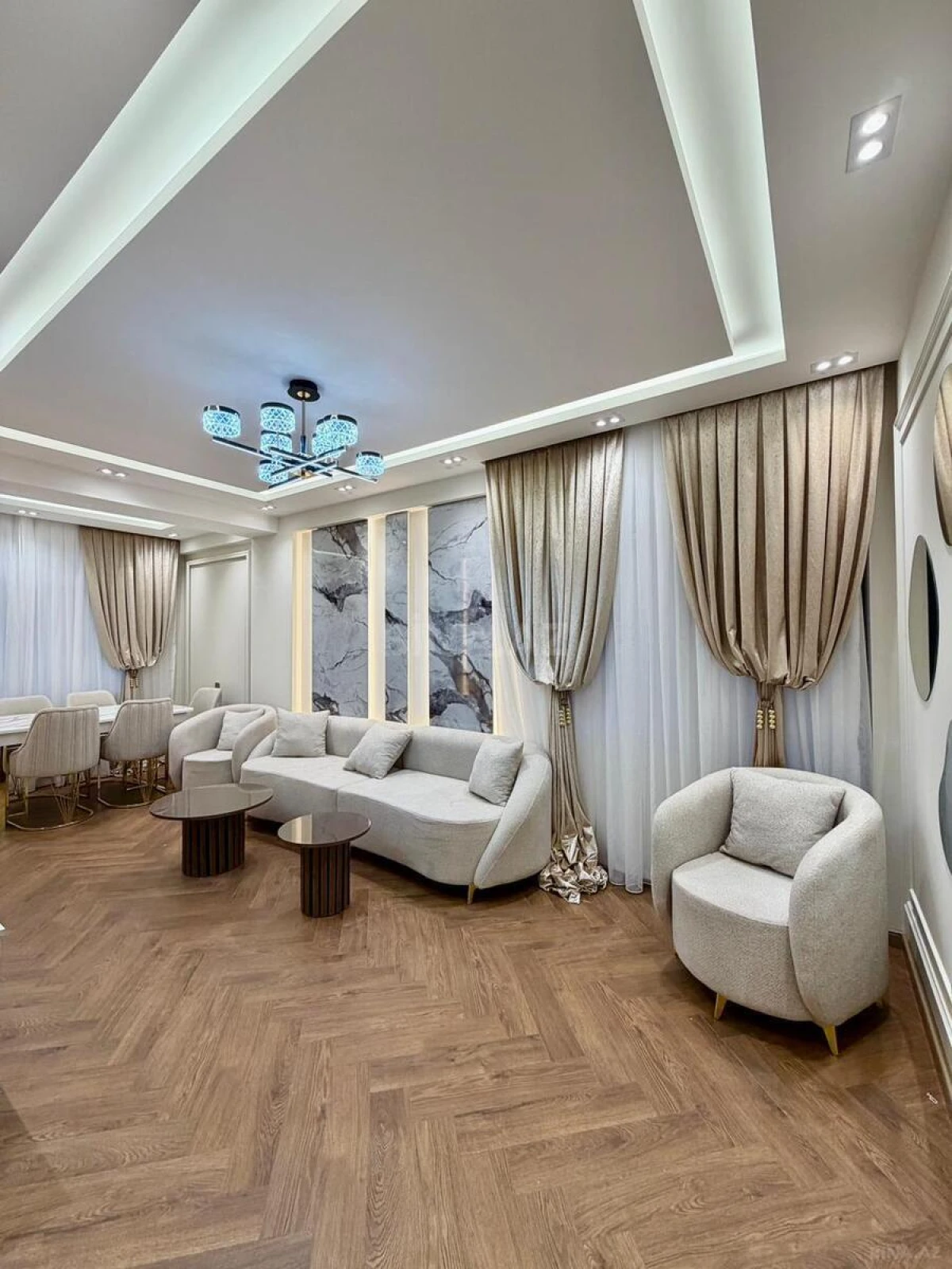Kirayə verilir 4 otaqlı mənzil 130 m²