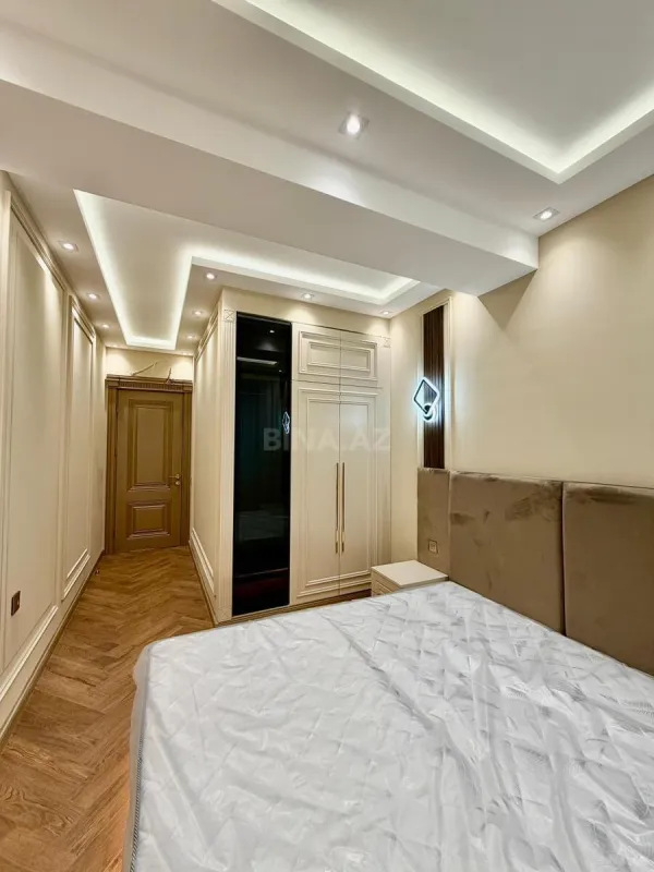 Kirayə verilir 4 otaqlı mənzil 130 m²