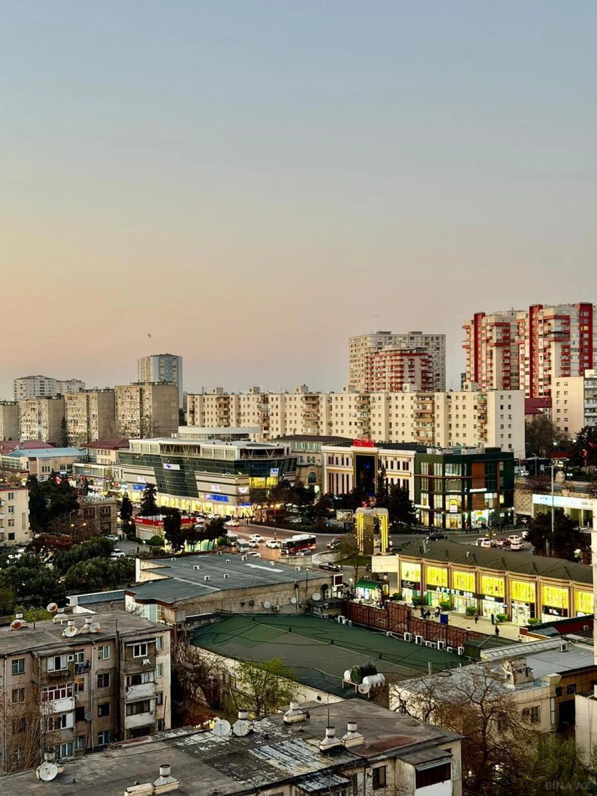 Kirayə verilir 4 otaqlı mənzil 130 m²