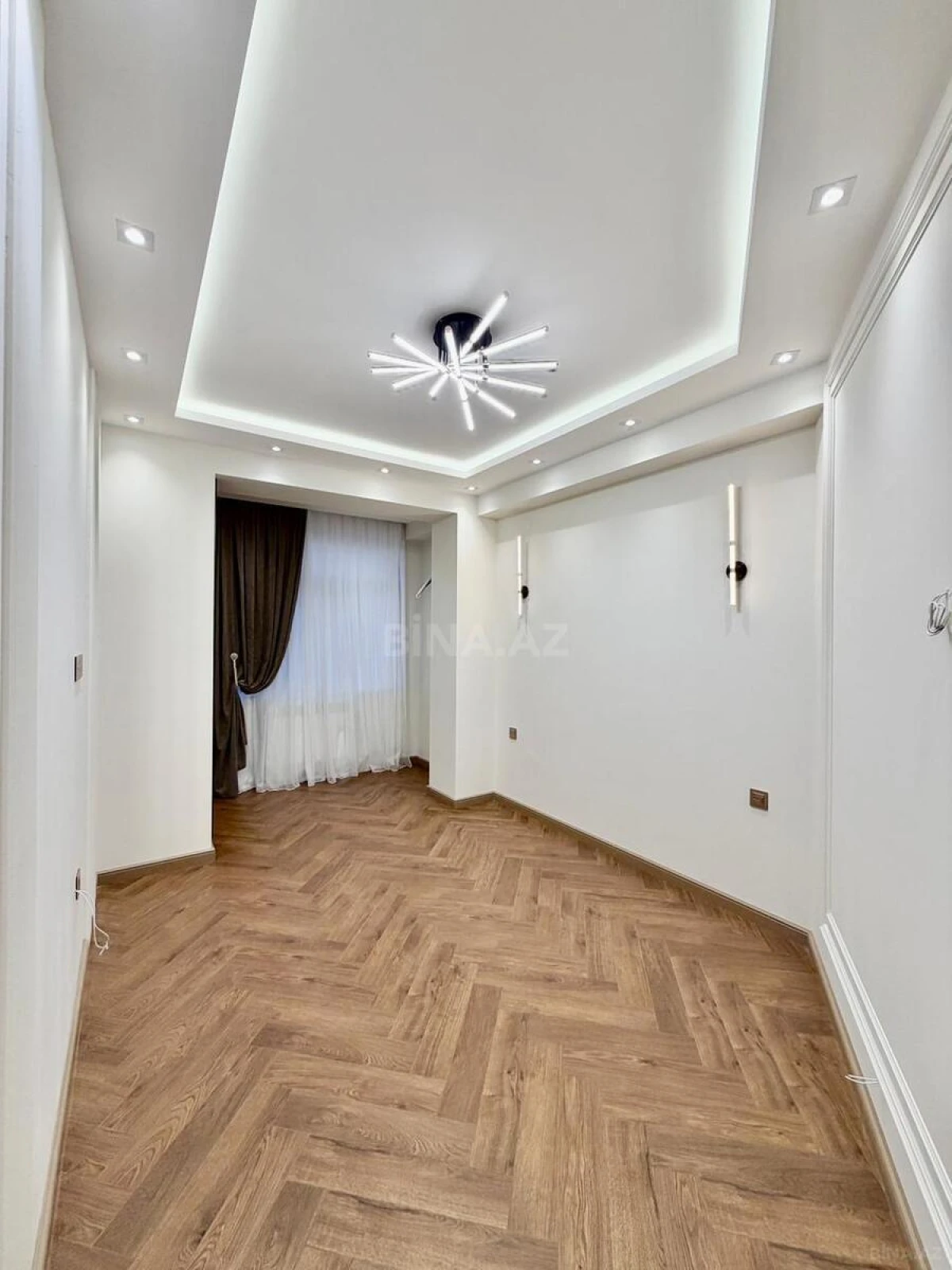 Kirayə verilir 4 otaqlı mənzil 130 m²