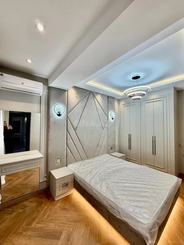 Kirayə verilir 4 otaqlı mənzil 130 m²