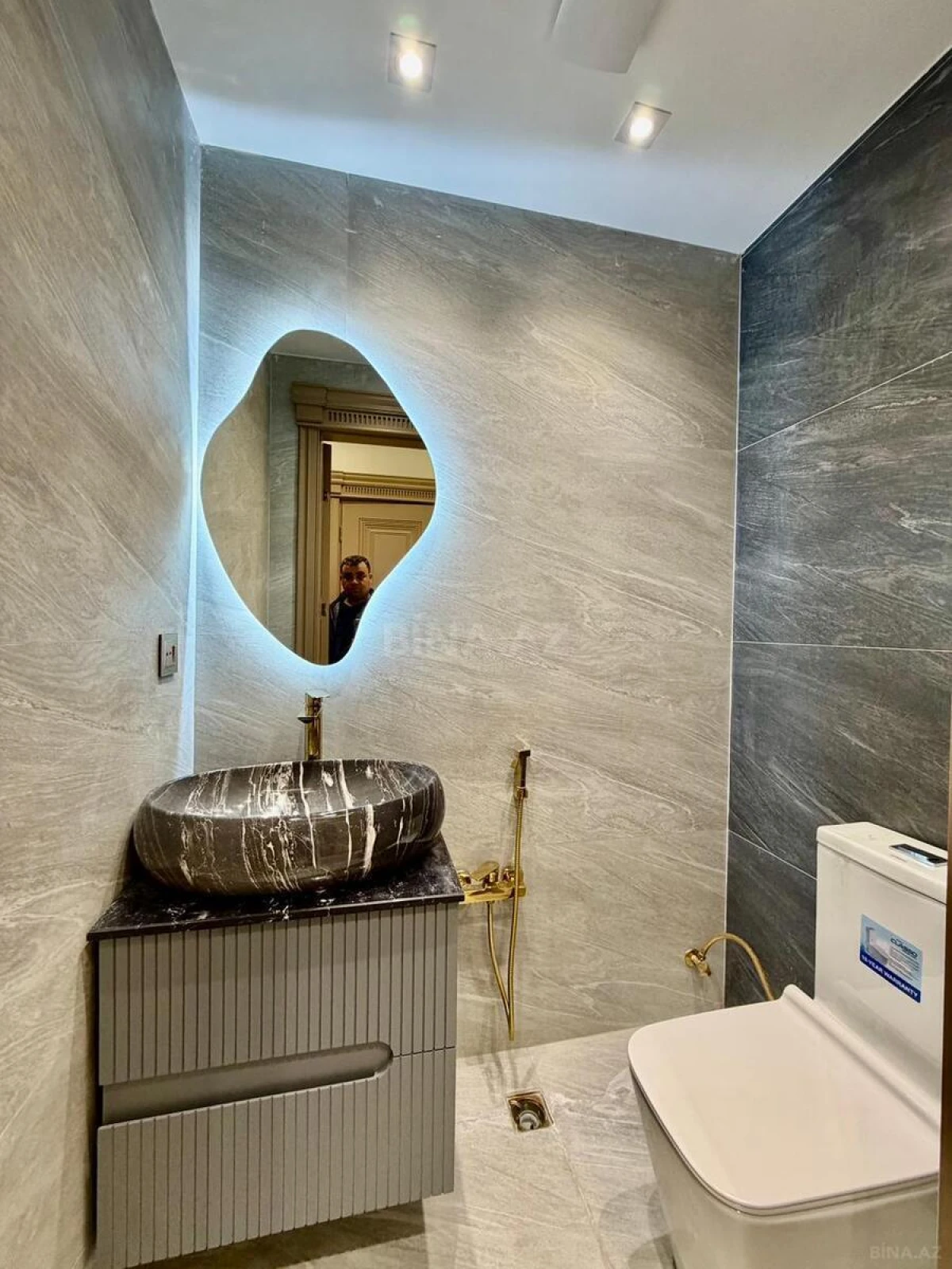 Kirayə verilir 4 otaqlı mənzil 130 m²