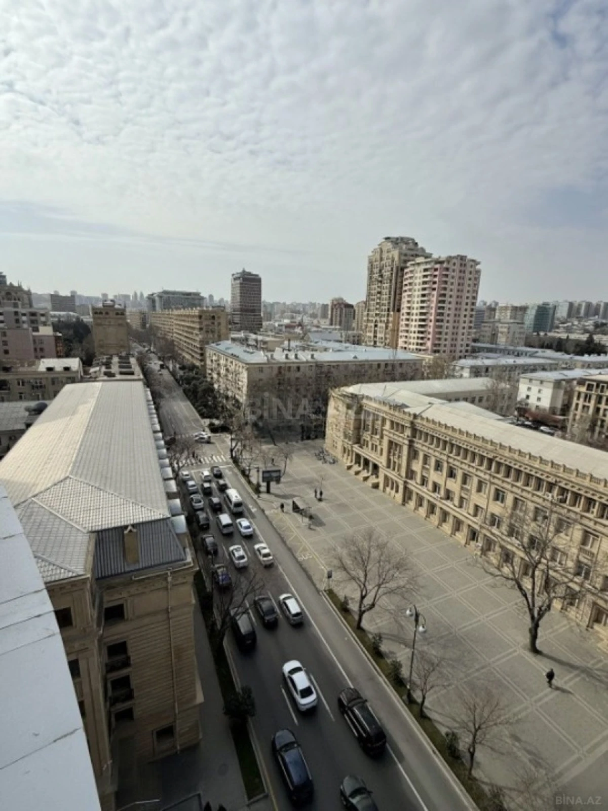 Satılır 2 otaqlı mənzil 72.5 m²