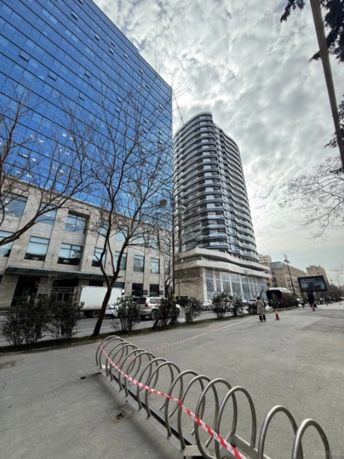 Satılır 2 otaqlı mənzil 72.5 m²