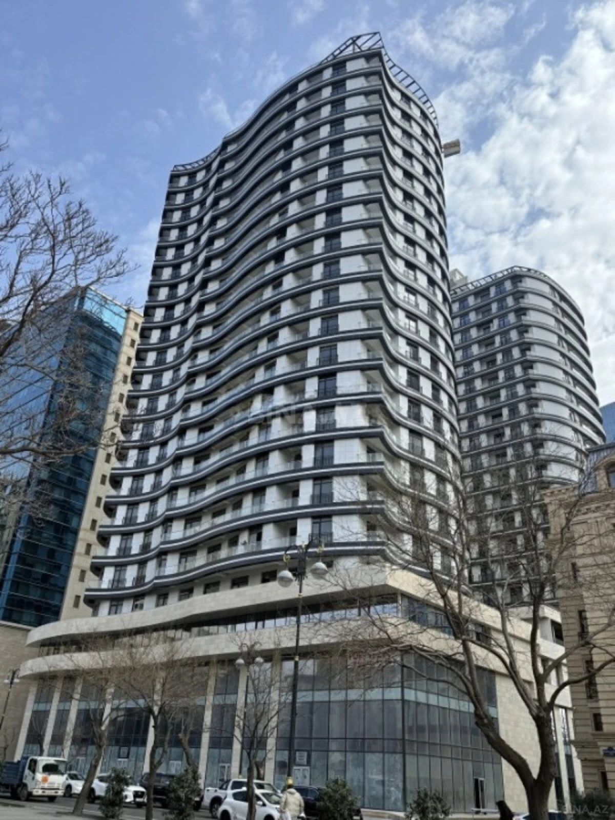 Satılır 2 otaqlı mənzil 72.5 m²