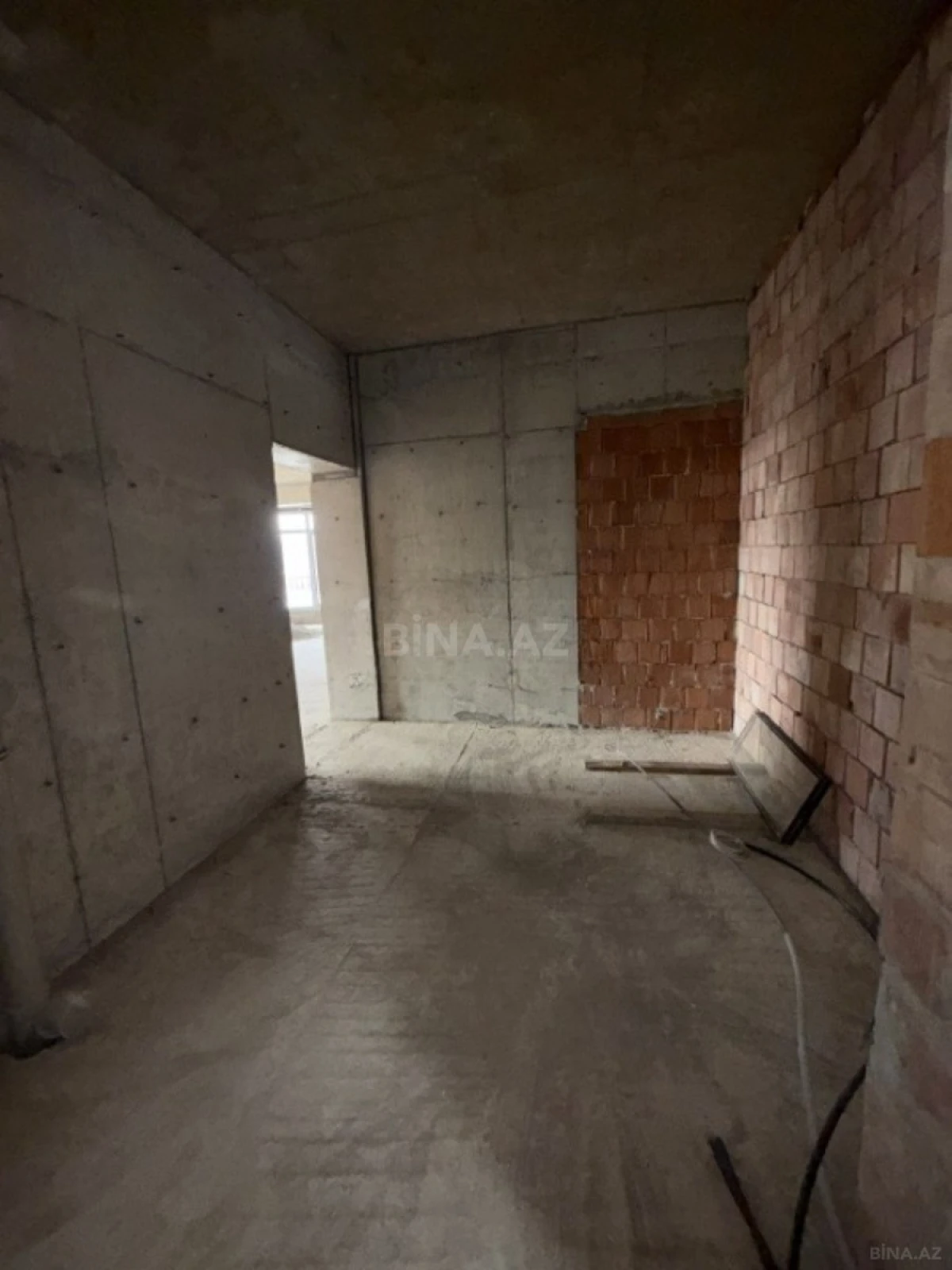 Satılır 2 otaqlı mənzil 72.5 m²