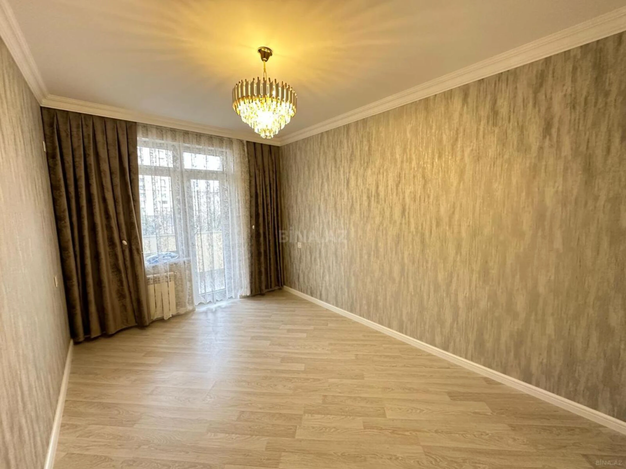 Satılır 4 otaqlı mənzil 100 m²