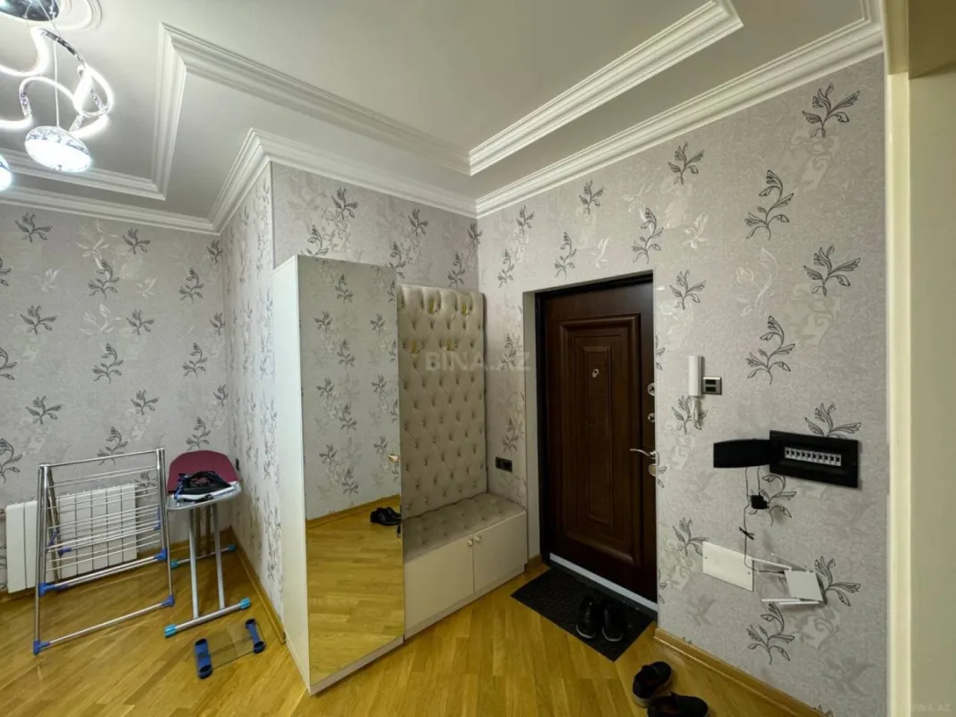 Kirayə verilir 2 otaqlı mənzil 110 m²