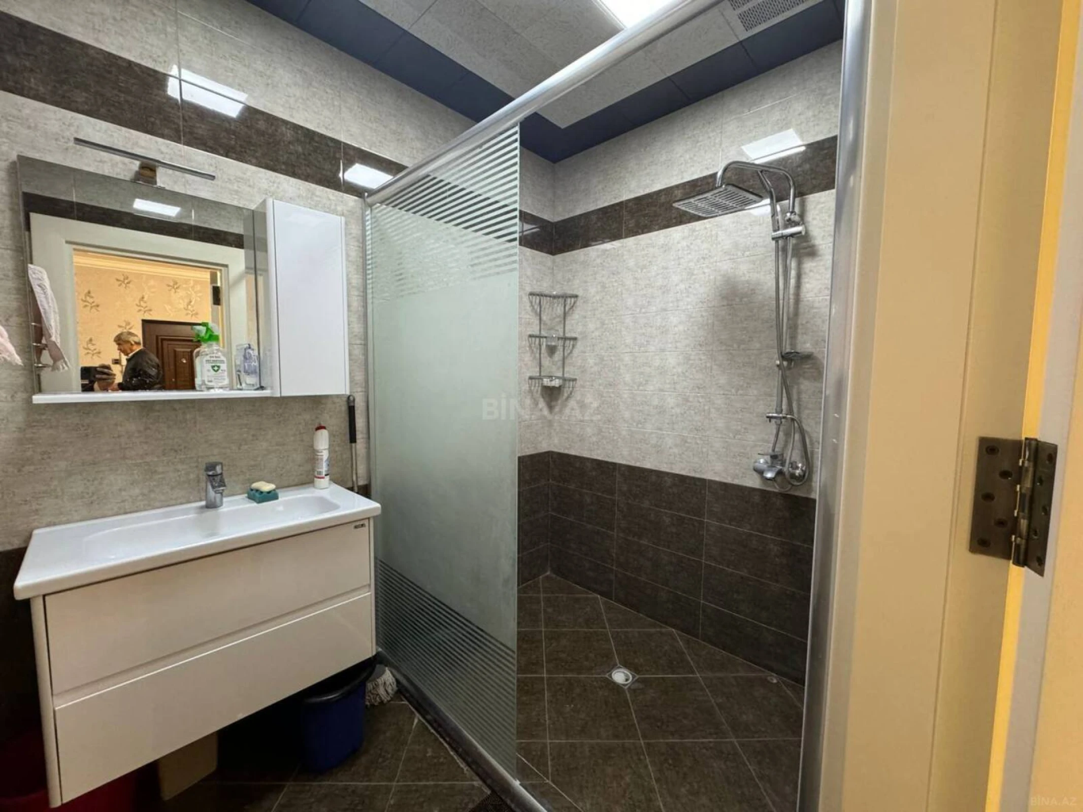 Kirayə verilir 2 otaqlı mənzil 110 m²