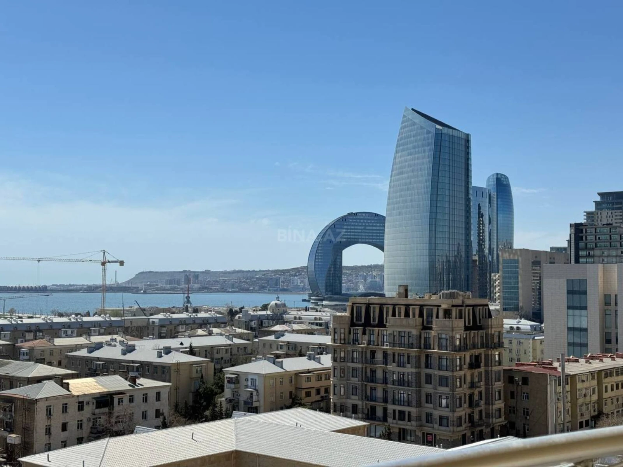 Kirayə verilir 2 otaqlı mənzil 110 m²