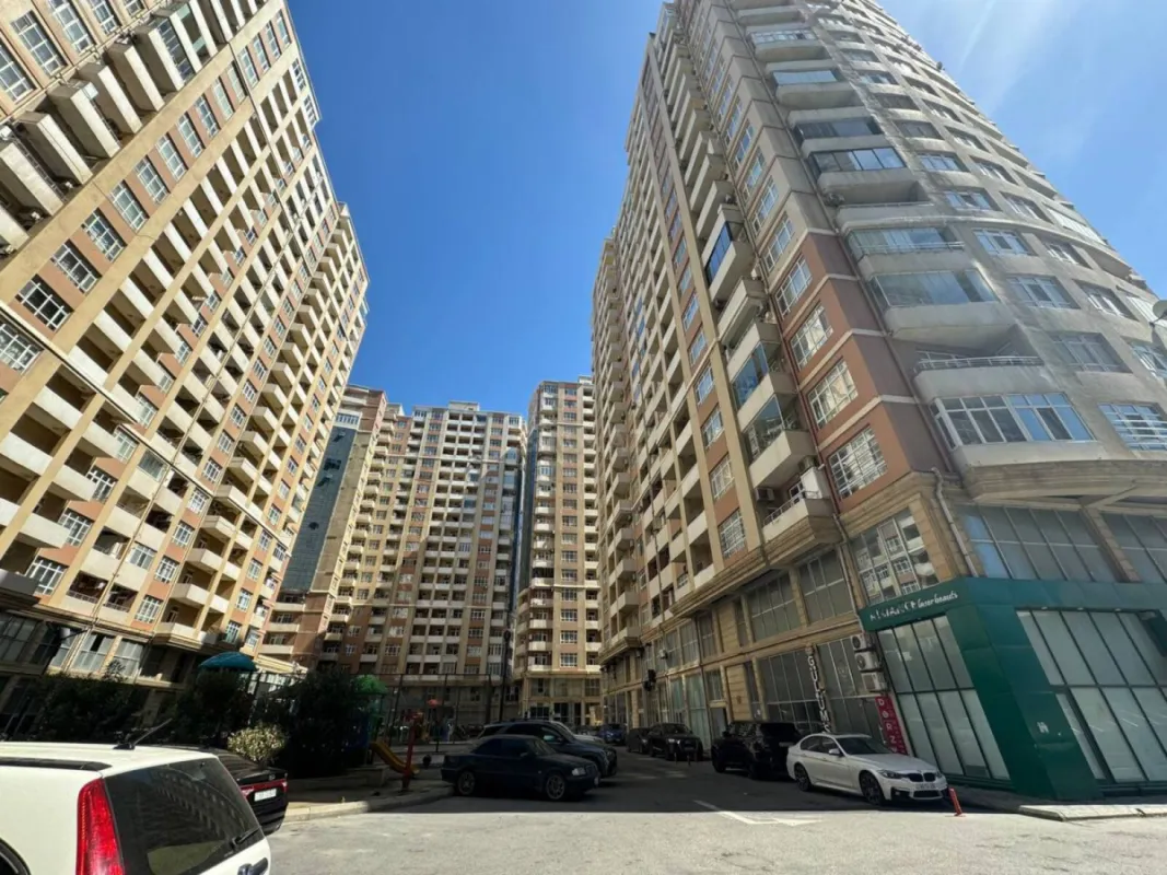Kirayə verilir 2 otaqlı mənzil 110 m²