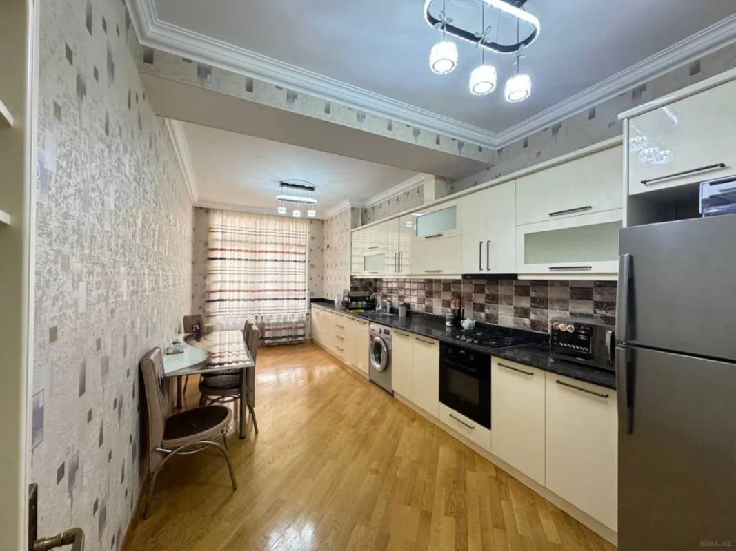 Kirayə verilir 2 otaqlı mənzil 110 m²