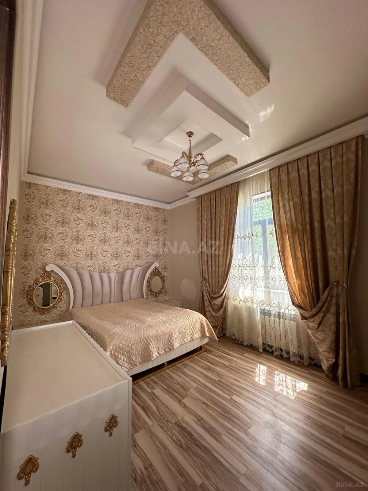Kirayə verilir 6 otaqlı həyət evi 250 m²