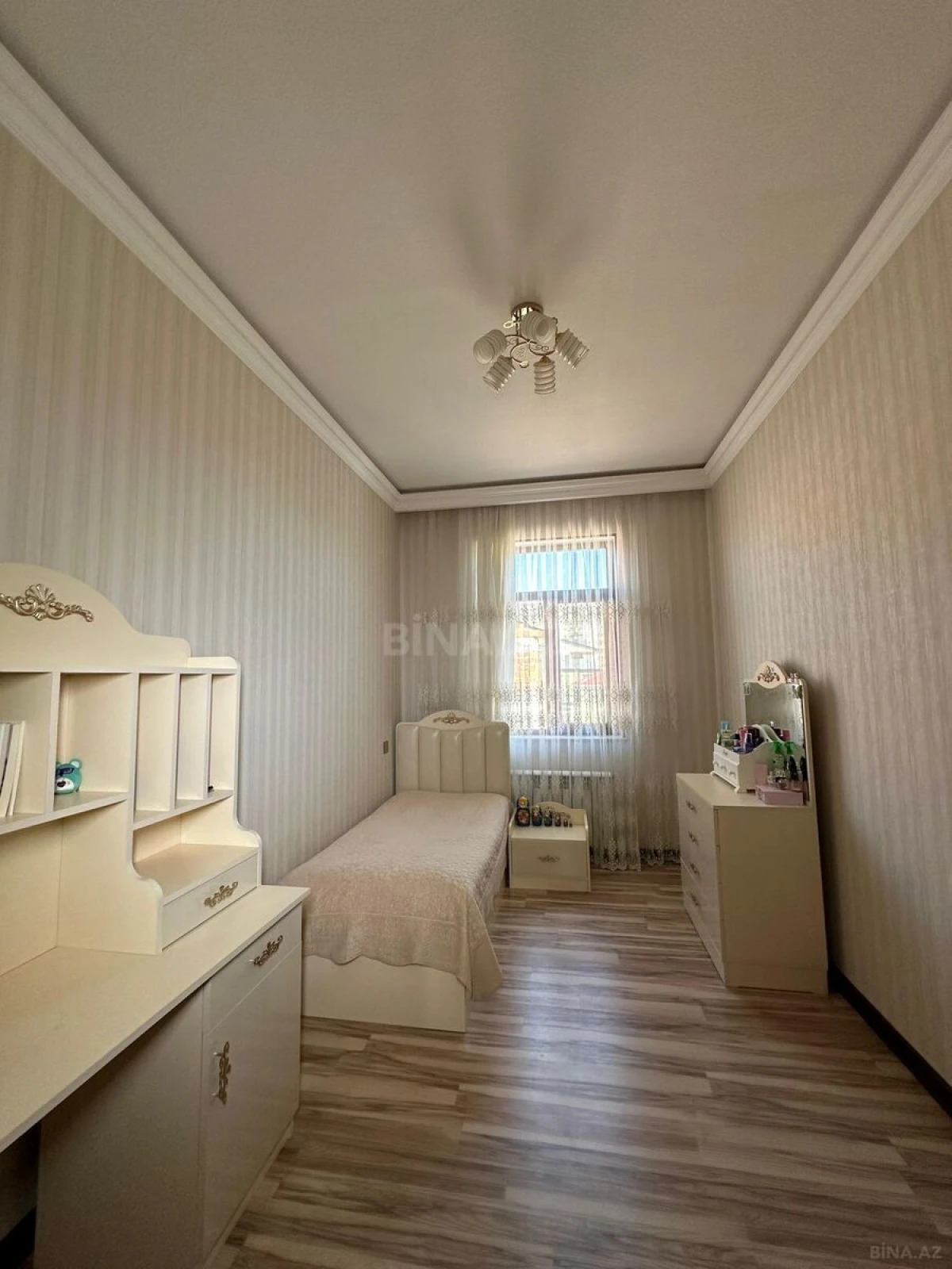 Kirayə verilir 6 otaqlı həyət evi 250 m²