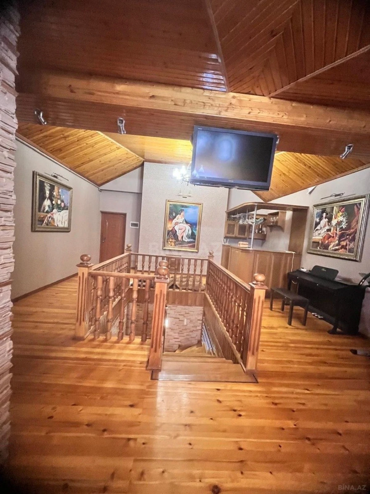 Satılır 6 otaqlı mənzil 250 m²