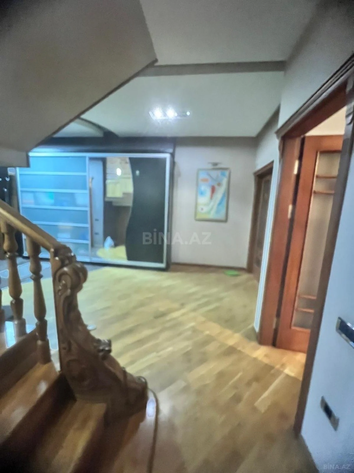 Satılır 6 otaqlı mənzil 250 m²