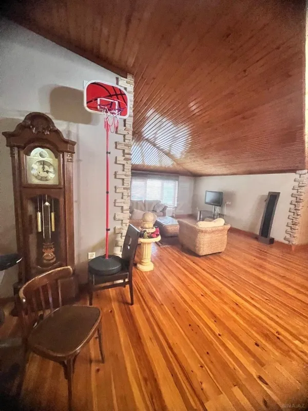 Satılır 6 otaqlı mənzil 250 m²