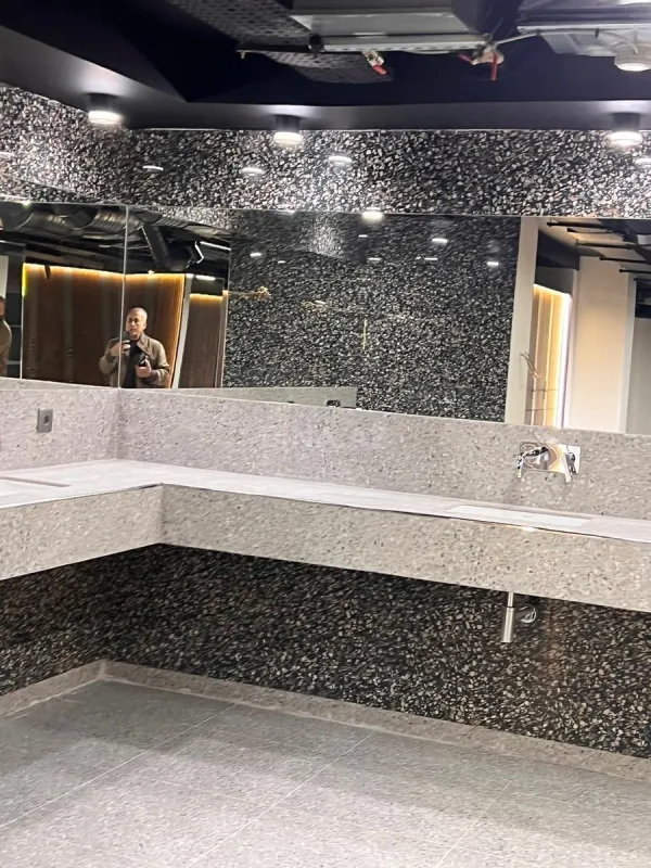 Satılır 6 otaqlı mənzil 250 m²