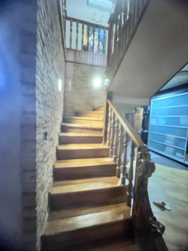 Satılır 6 otaqlı mənzil 250 m²