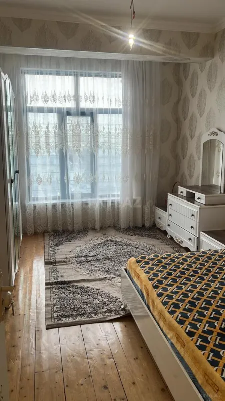 Kirayə verilir 2 otaqlı mənzil 65 m²