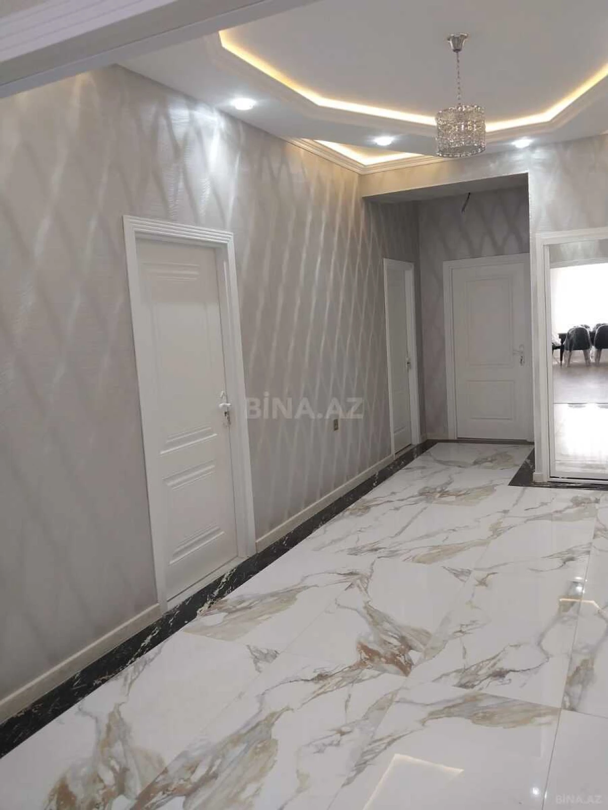 Kirayə verilir 3 otaqlı mənzil 140 m²