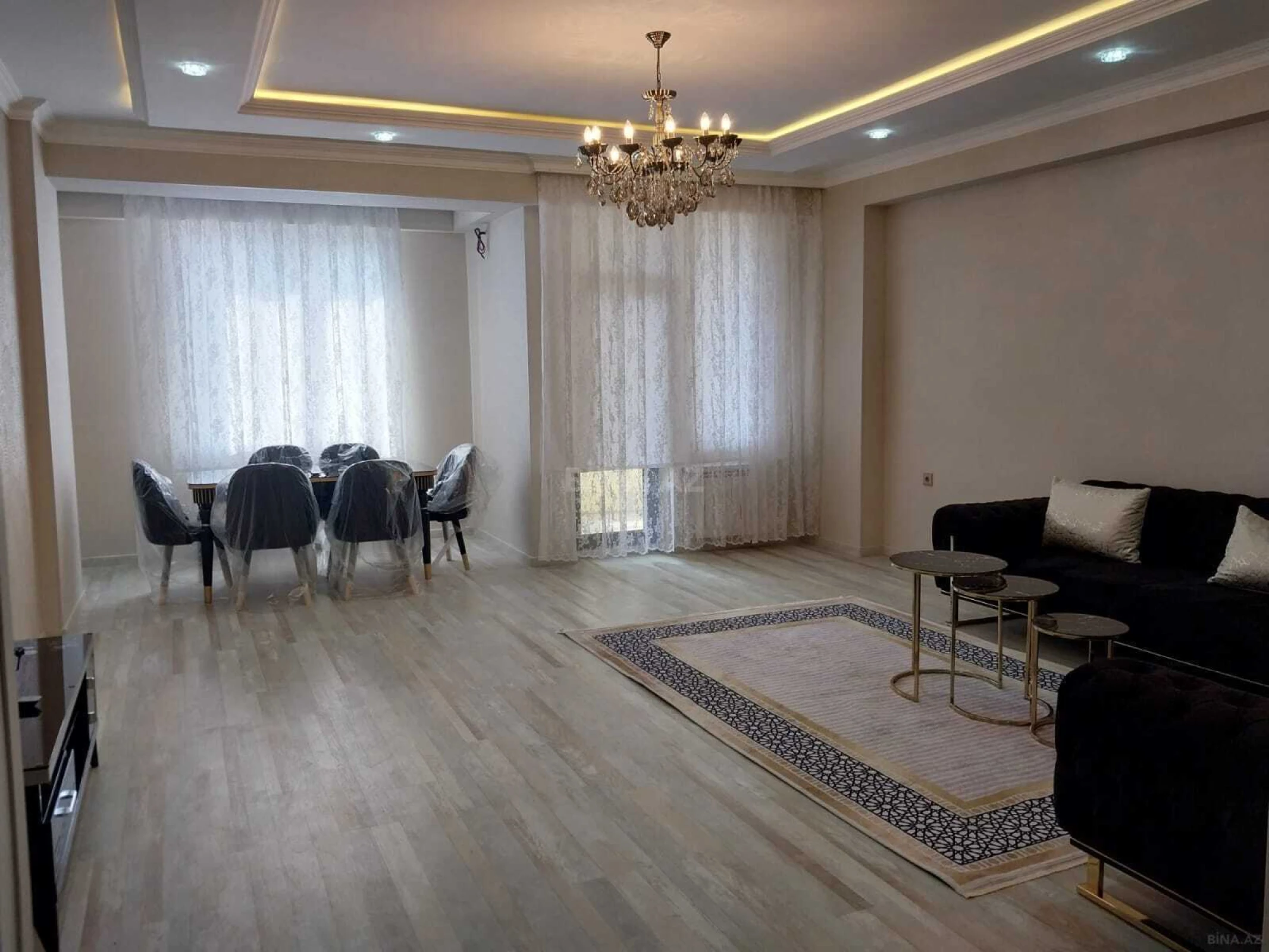 Kirayə verilir 3 otaqlı mənzil 140 m²