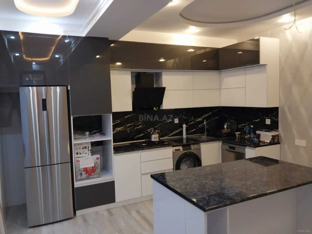 Kirayə verilir 3 otaqlı mənzil 140 m²