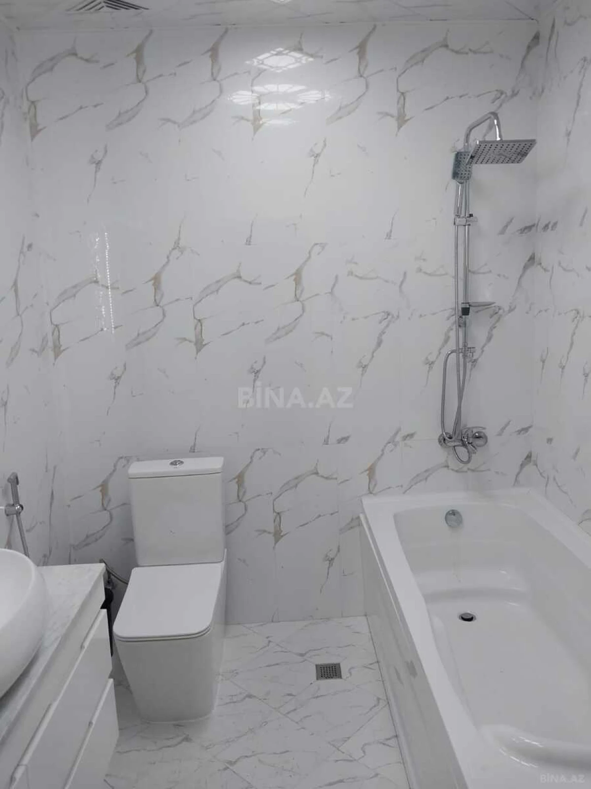 Kirayə verilir 3 otaqlı mənzil 140 m²