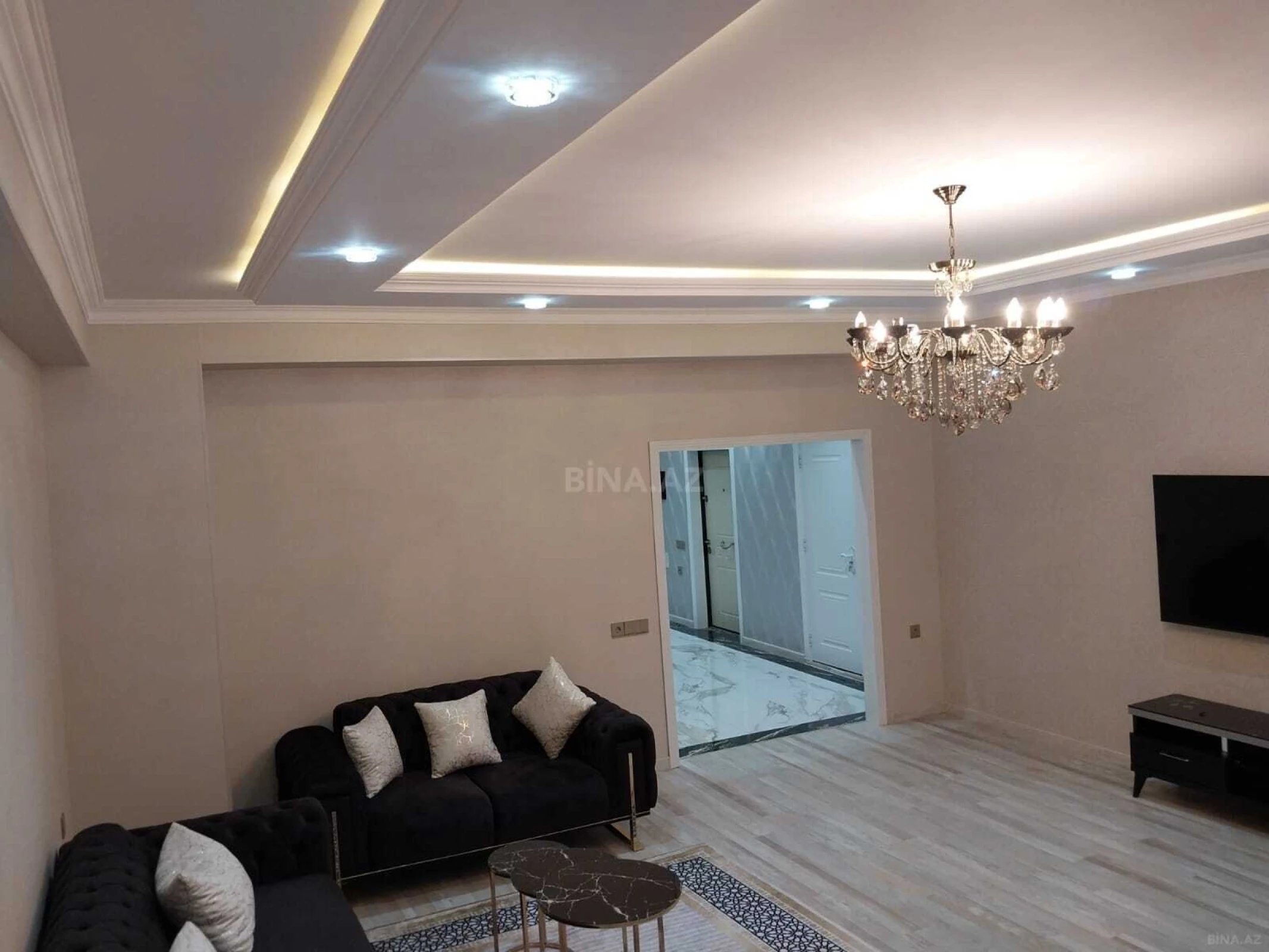Kirayə verilir 3 otaqlı mənzil 140 m²