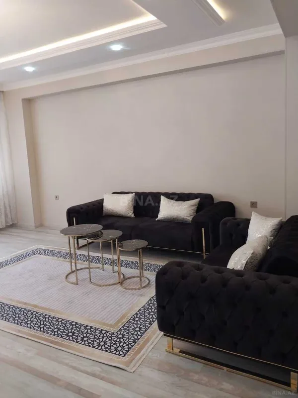 Kirayə verilir 3 otaqlı mənzil 140 m²