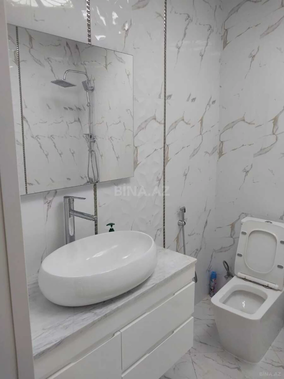 Kirayə verilir 3 otaqlı mənzil 140 m²