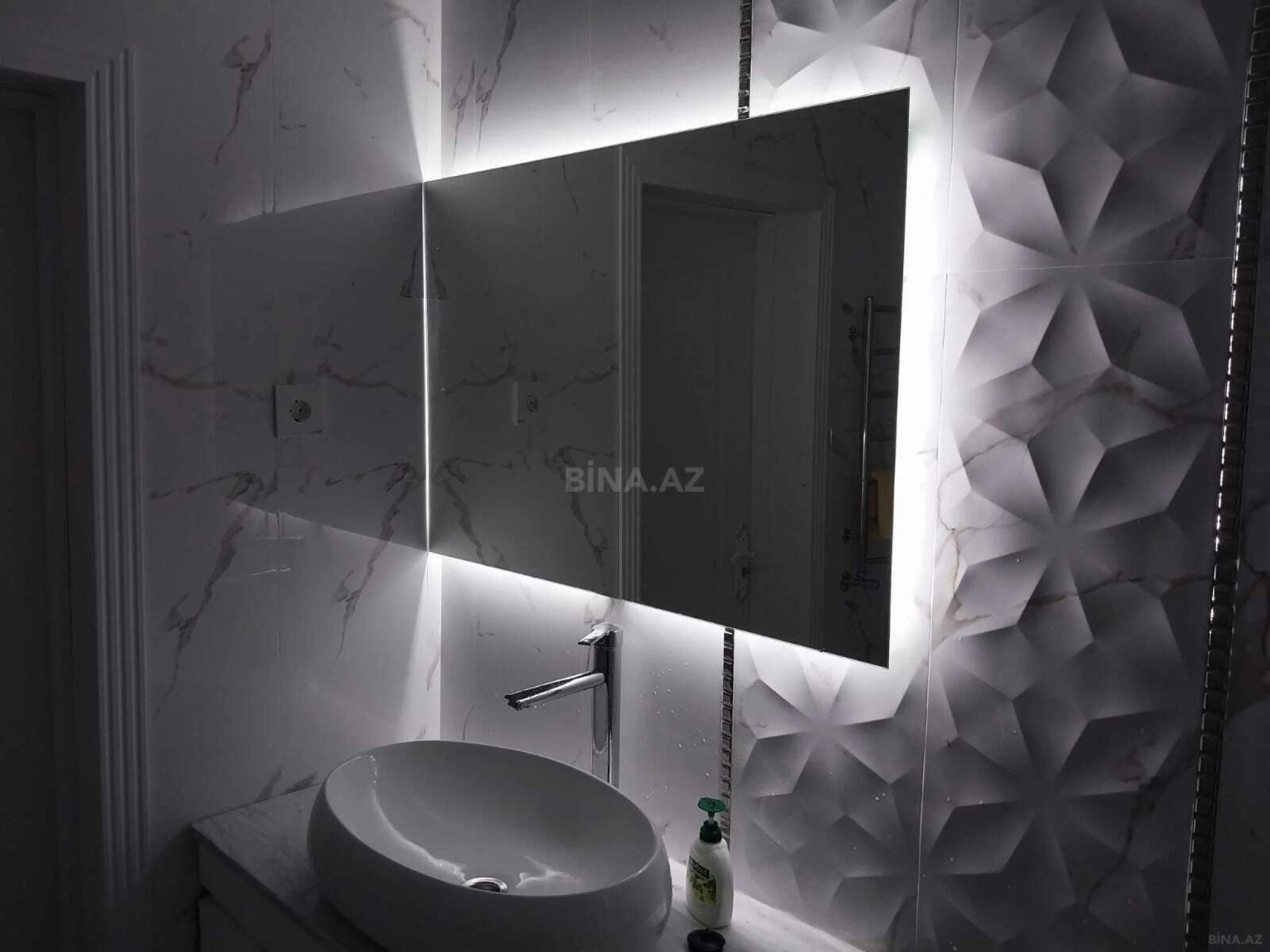 Kirayə verilir 3 otaqlı mənzil 140 m²