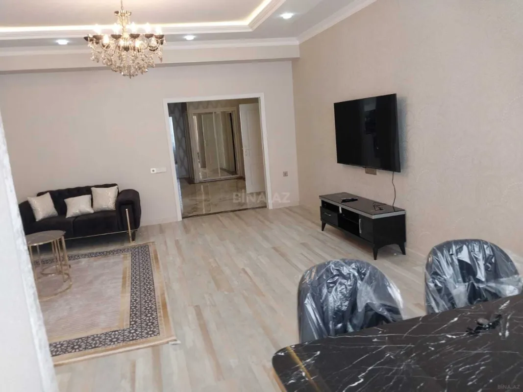 Kirayə verilir 3 otaqlı mənzil 140 m²